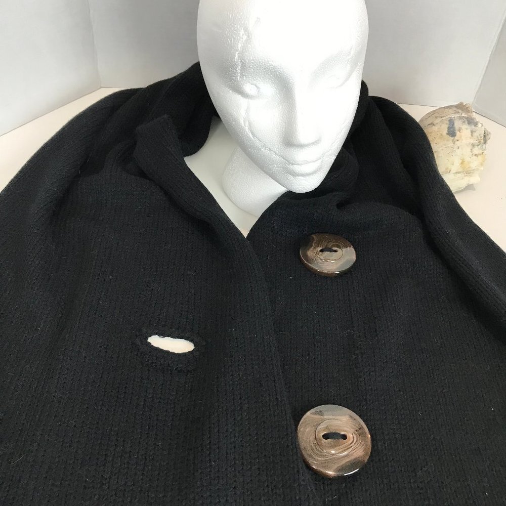 BLACK BUTTON SCARF